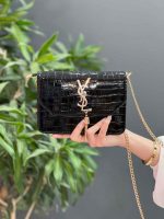 کیف بند طلایی