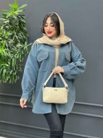 استالی با پالتو آبی