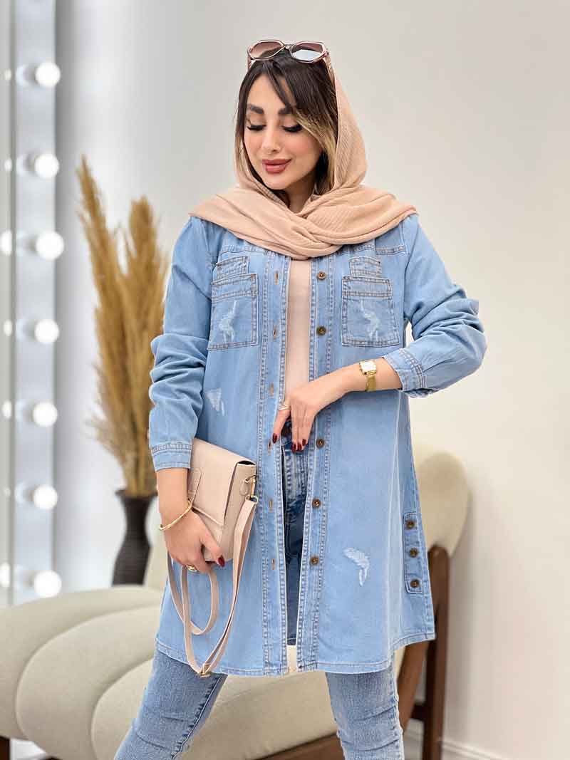 مانتو جین بغل سه دکمه کایلا کد 5326 مانتو جین بغل سه دکمه کایلا کد 5326