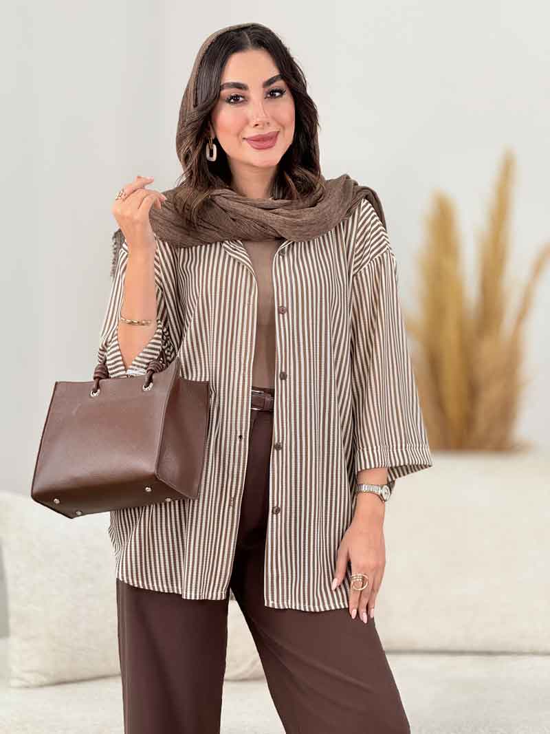 مانتو راه راه پایین هلال کد 8250 مانتو راه راه پایین هلال کد 8250
